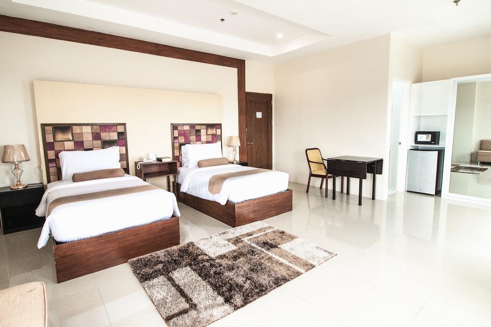 โรงแรมเซียร่า Dumaguete City ภายนอก รูปภาพ